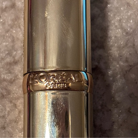 L'oreal LOREAL Paris Lipstick -165 Tickled Pink -  New TIP DAMAGE - Picture 7 of 15